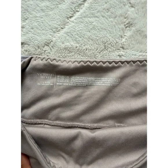 NWT Victoria's Secret Sport Essential 7/8 Leggings Taupe Stone Size L - Picture 3 of 7